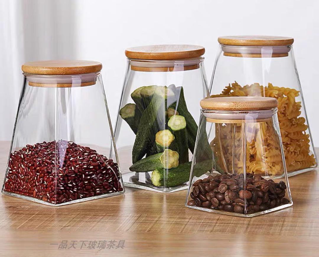 برطمان زجاج غطاء خشب