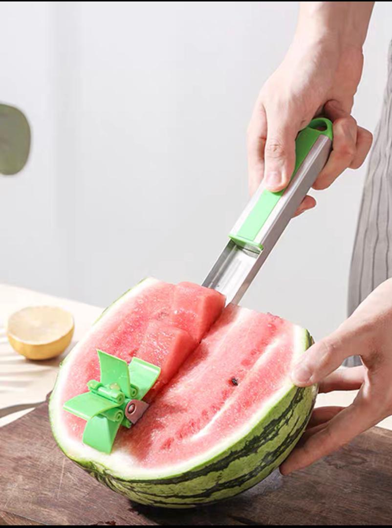 قطاعات بطيخ الى مربعات صغيرة